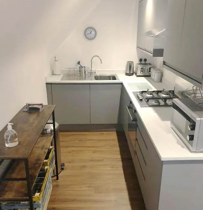 Family Apartment, 2 Bed, 2 Bath Close To Beach-1